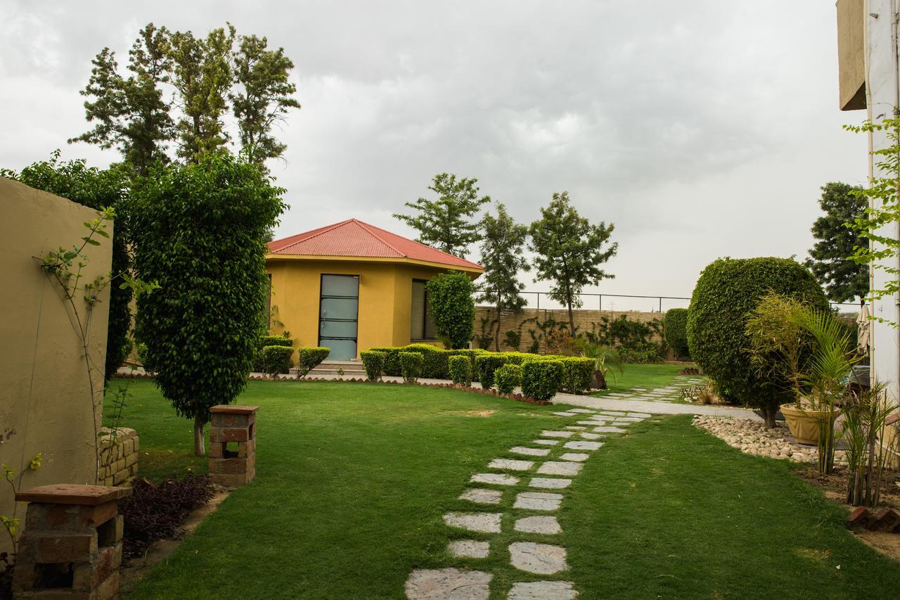 Downtown Resorts Nh8 Dhāruhera Kültér fotó